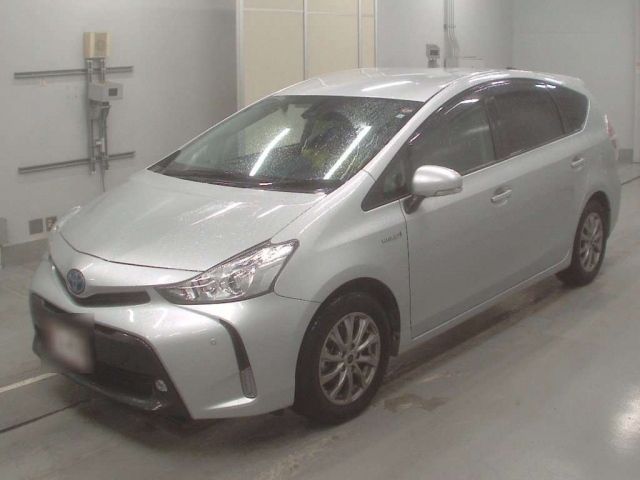 33113 Toyota Prius alpha ZVW41W 2020 г. (CAA Tokyo)